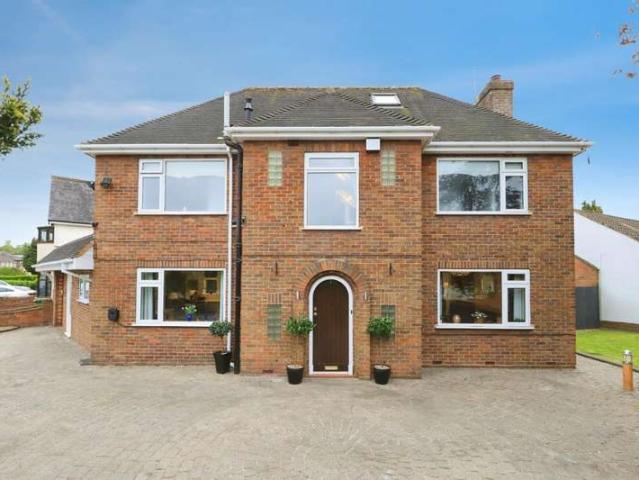 4 Bedroom Detached House