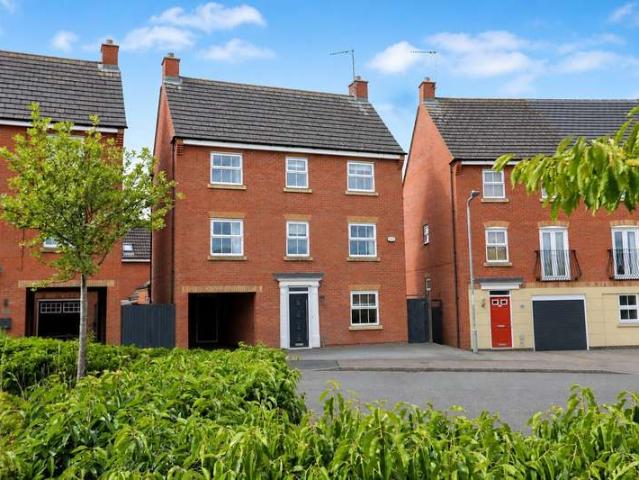 4 Bedroom Detached House