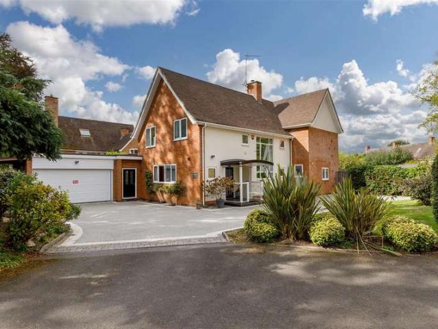 4 Bedroom Detached House