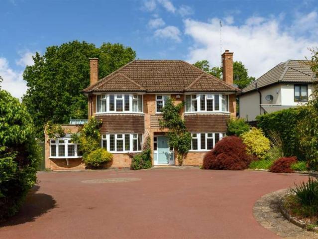 4 Bedroom Detached House