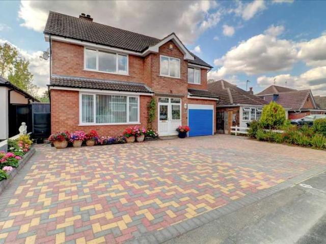 4 Bedroom Detached House