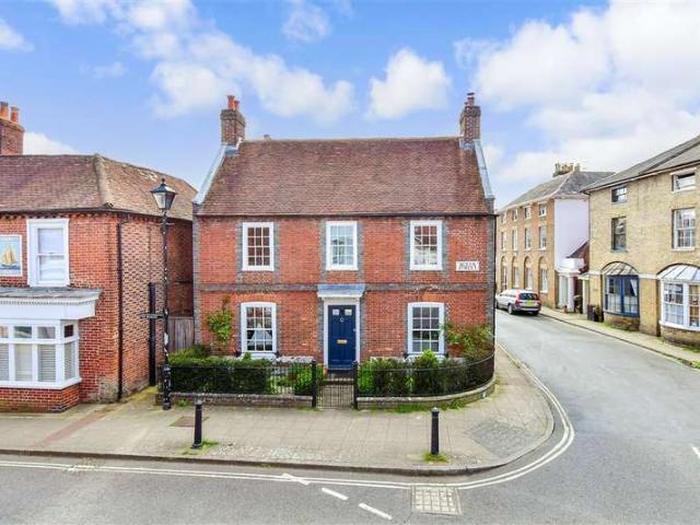4 Bedroom Detached House