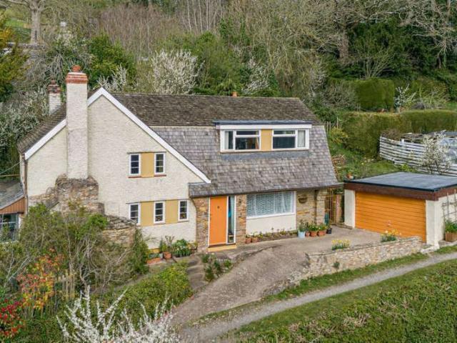 4 Bedroom Detached House