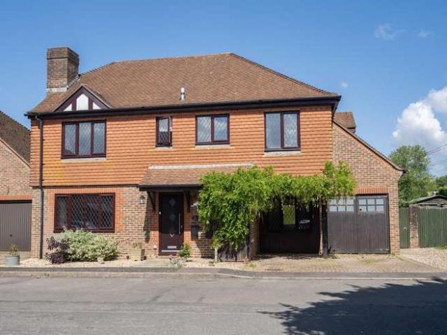4 Bedroom Detached House