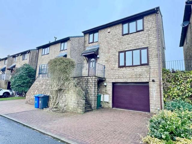 4 Bedroom Detached House