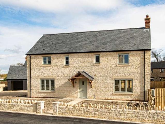 4 Bedroom Detached House