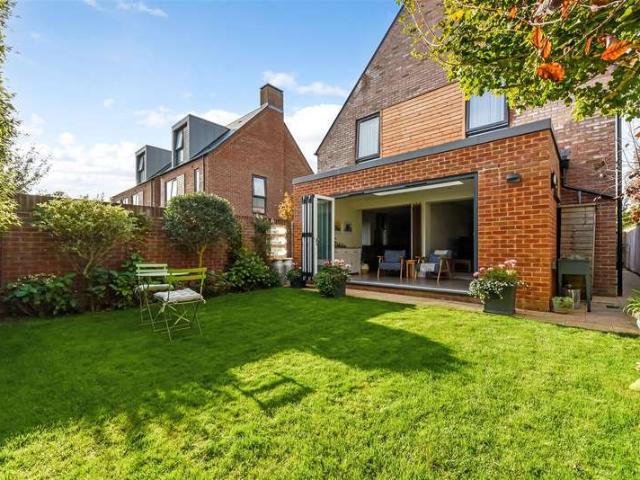 4 Bedroom Detached House