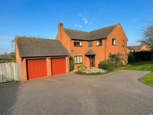 4 Bedroom Detached House