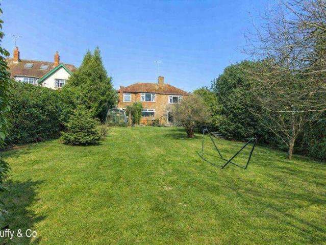 4 Bedroom Detached House