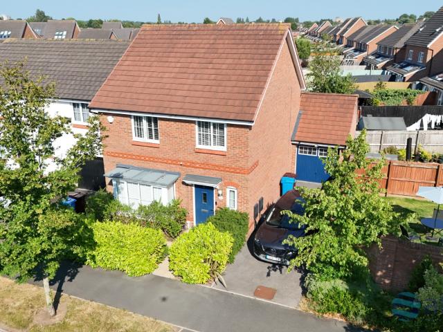 4 bedroom detached house
