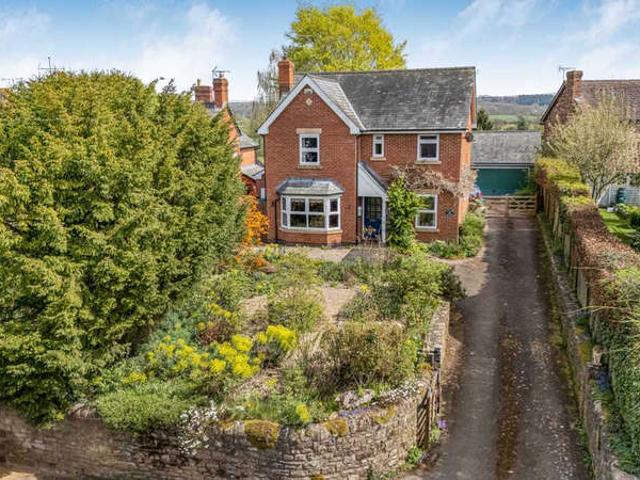 4 Bedroom Detached House