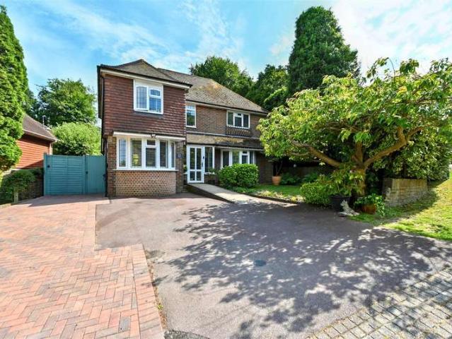 4 Bedroom Detached House