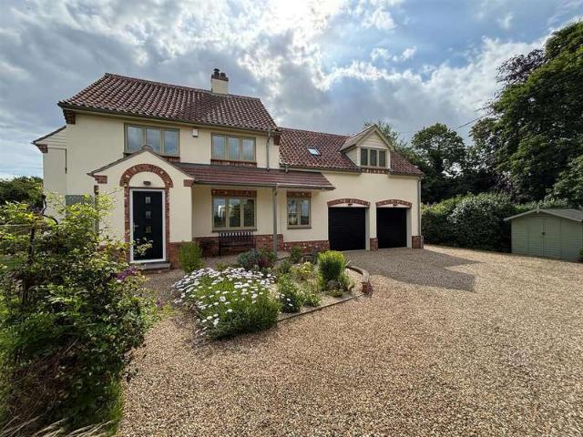 4 Bedroom Detached House