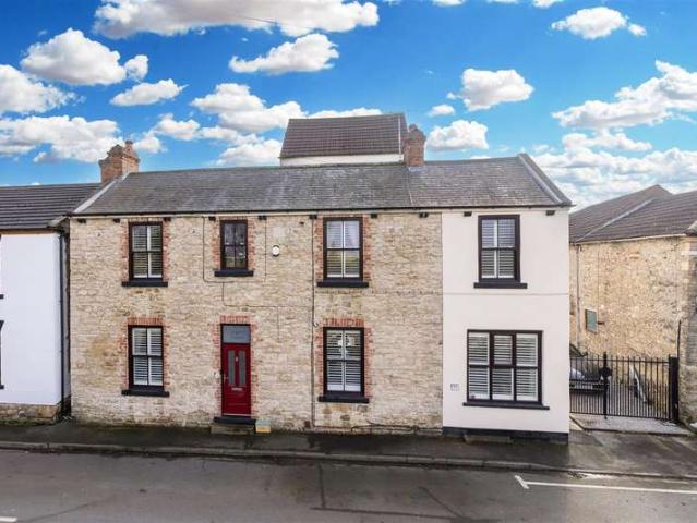 4 Bedroom Detached House