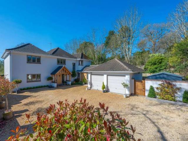 4 Bedroom Detached House