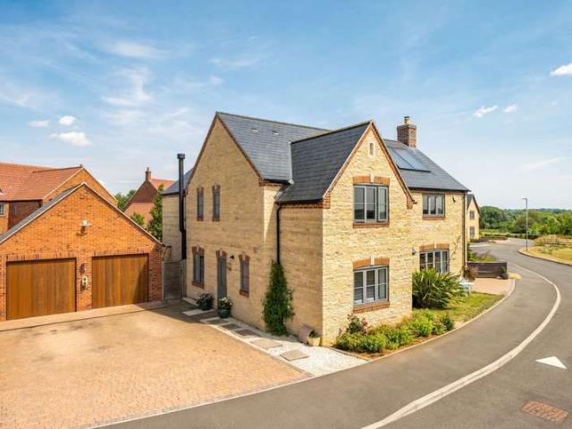 4 Bedroom Detached House