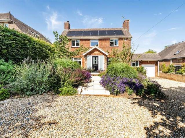 4 Bedroom Detached House