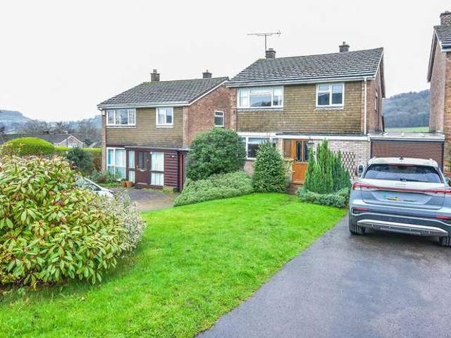4 Bedroom Detached House