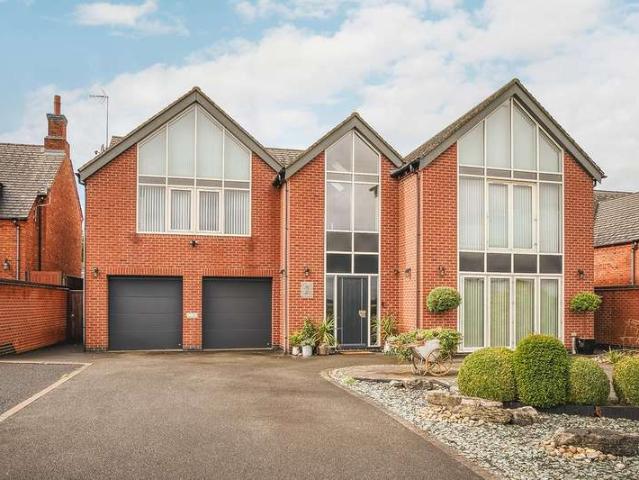 4 Bedroom Detached House