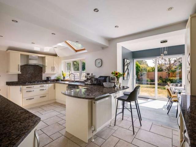 4 Bedroom Detached House