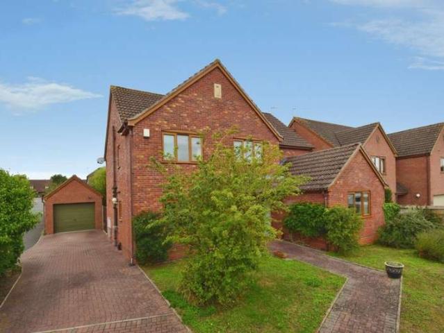 4 Bedroom Detached House