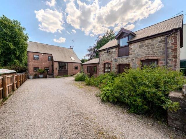 4 Bedroom Detached House