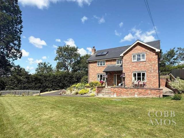 4 Bedroom Detached House