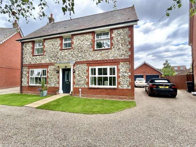 4 Bedroom Detached House