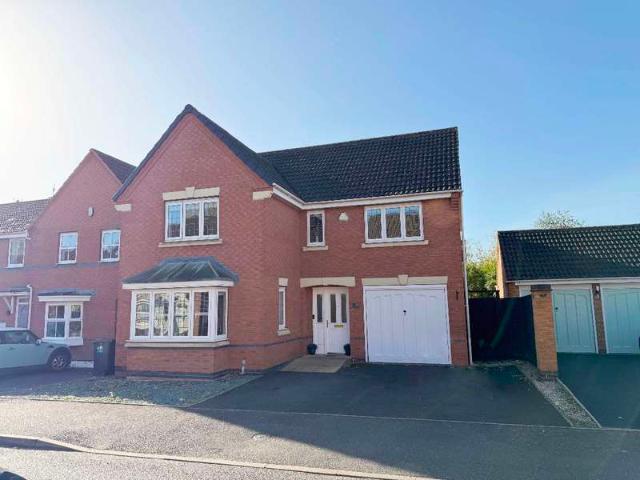 4 Bedroom Detached House