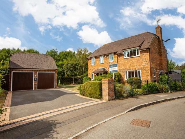 4 Bedroom Detached House