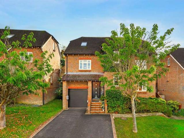 4 Bedroom Detached House
