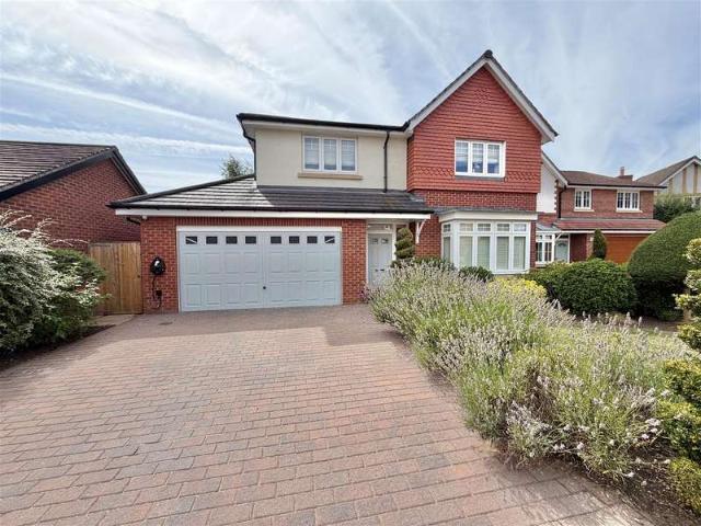 4 Bedroom Detached House