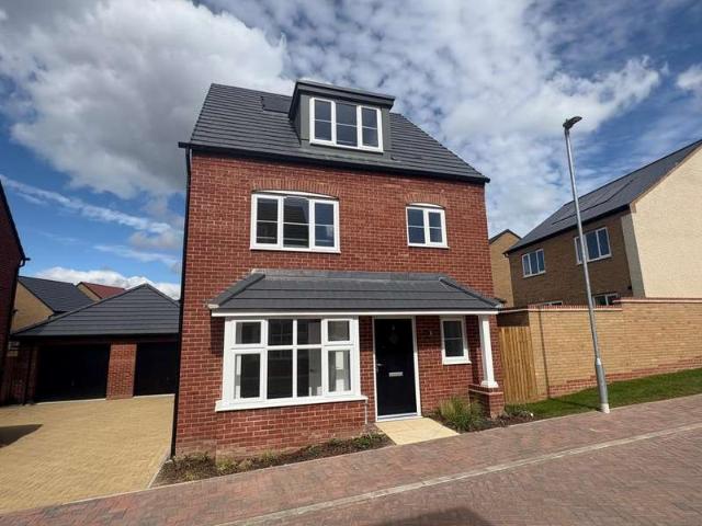 4 Bedroom Detached House
