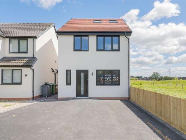 4 Bedroom Detached House