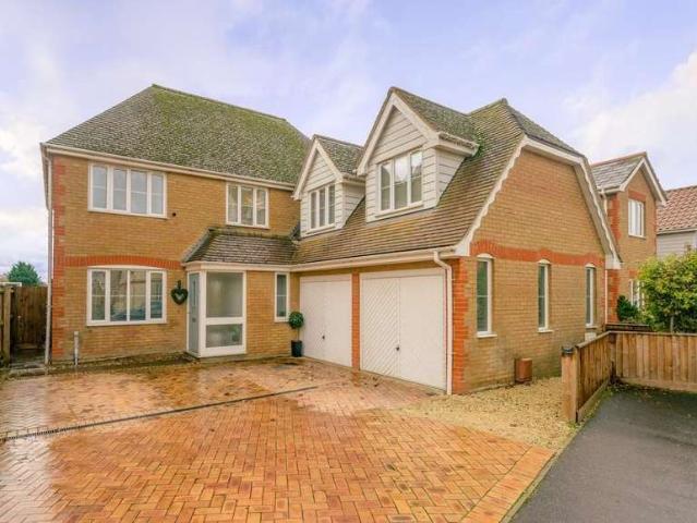 4 Bedroom Detached House