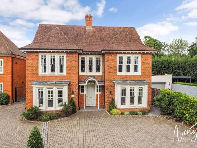 4 Bedroom Detached House