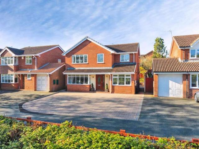 4 Bedroom Detached House