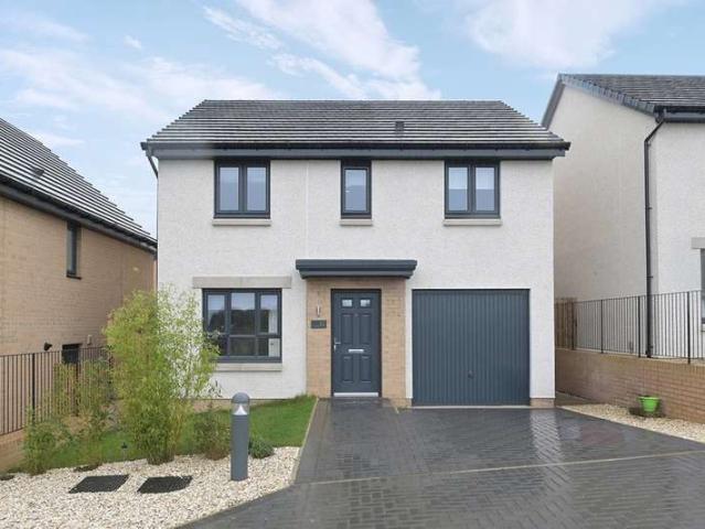 4 Bedroom Detached House