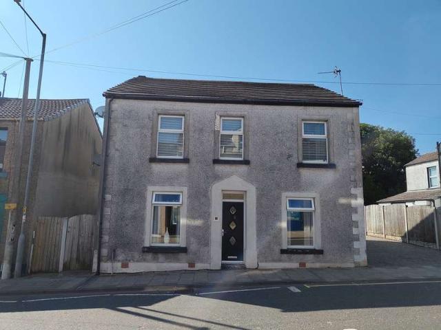 4 Bedroom Detached House