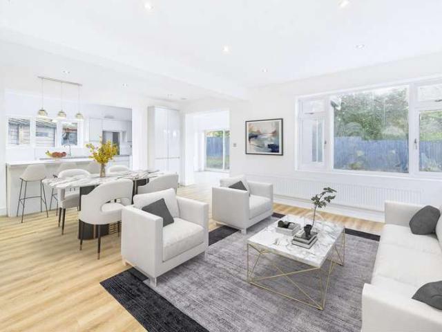 4 Bedroom Detached House