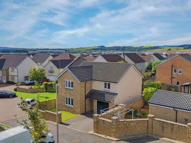 4 Bedroom Detached House
