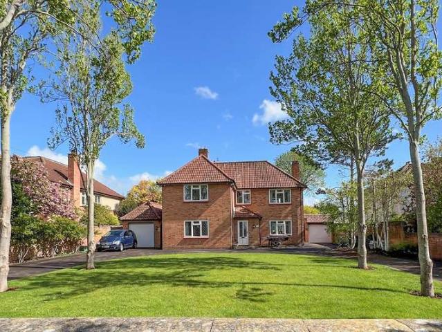 4 Bedroom Detached House