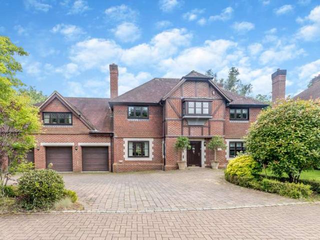 5 Bedroom Detached House