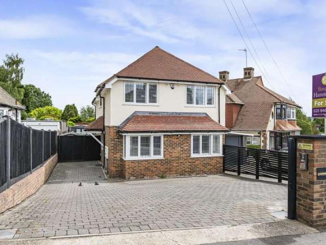 4 Bedroom Detached House