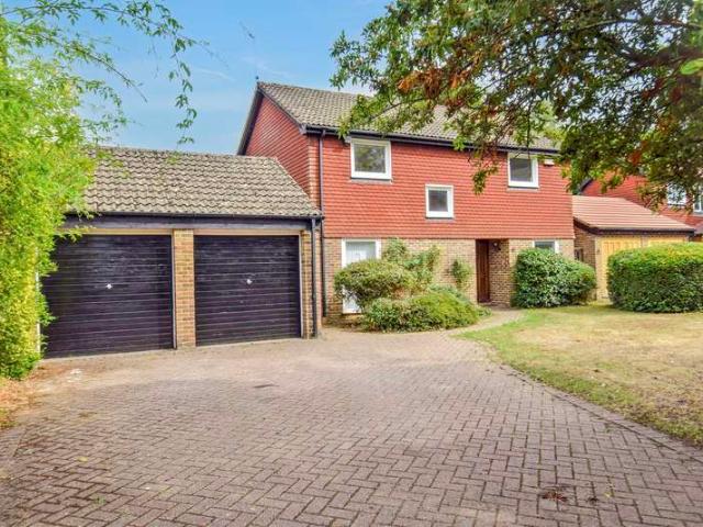 4 Bedroom Detached House