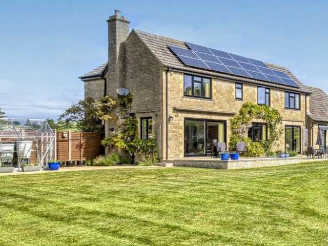 4 Bedroom Detached House