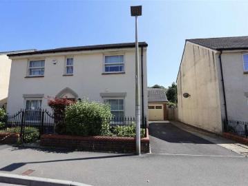 4 Bedroom Detached House