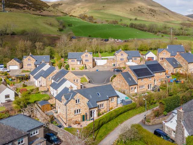 4 Bedroom Detached House