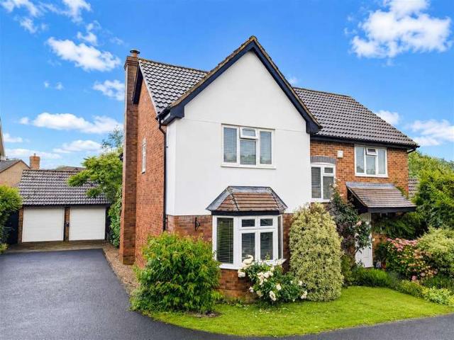 4 Bedroom Detached House