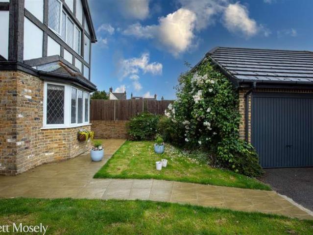 4 Bedroom Detached House
